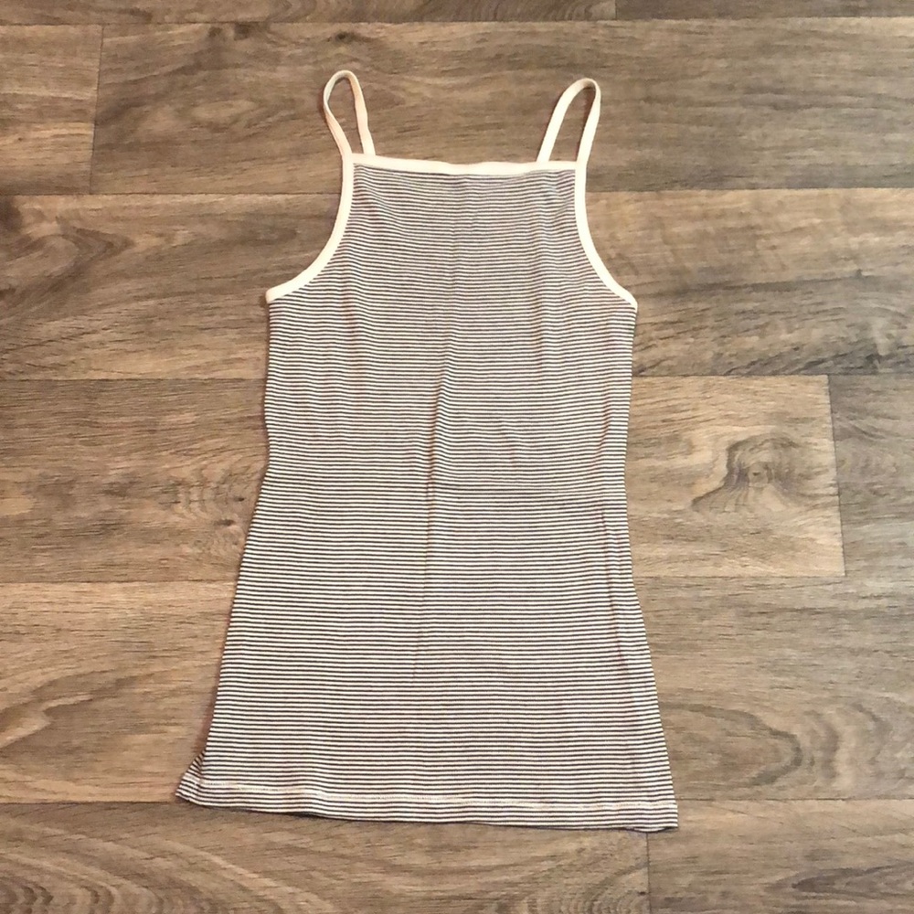 TWO Tank top’s!!!🌟